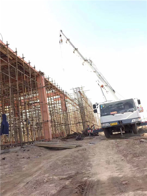 岳阳县吊车作业的安全注意事项有哪些？