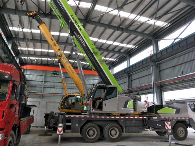 岳阳县高空车出租需要注意哪些安全事项？