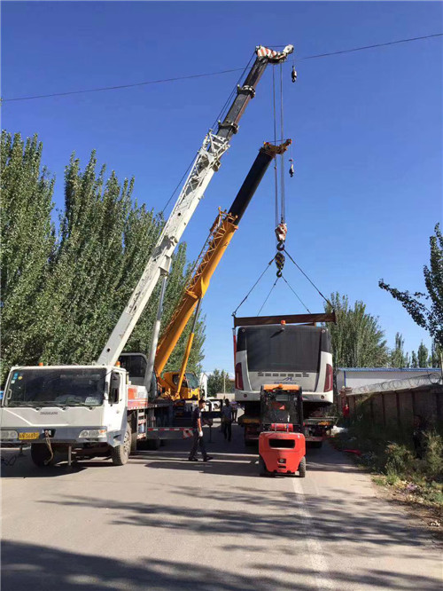 岳阳县港口集装箱搬运案例